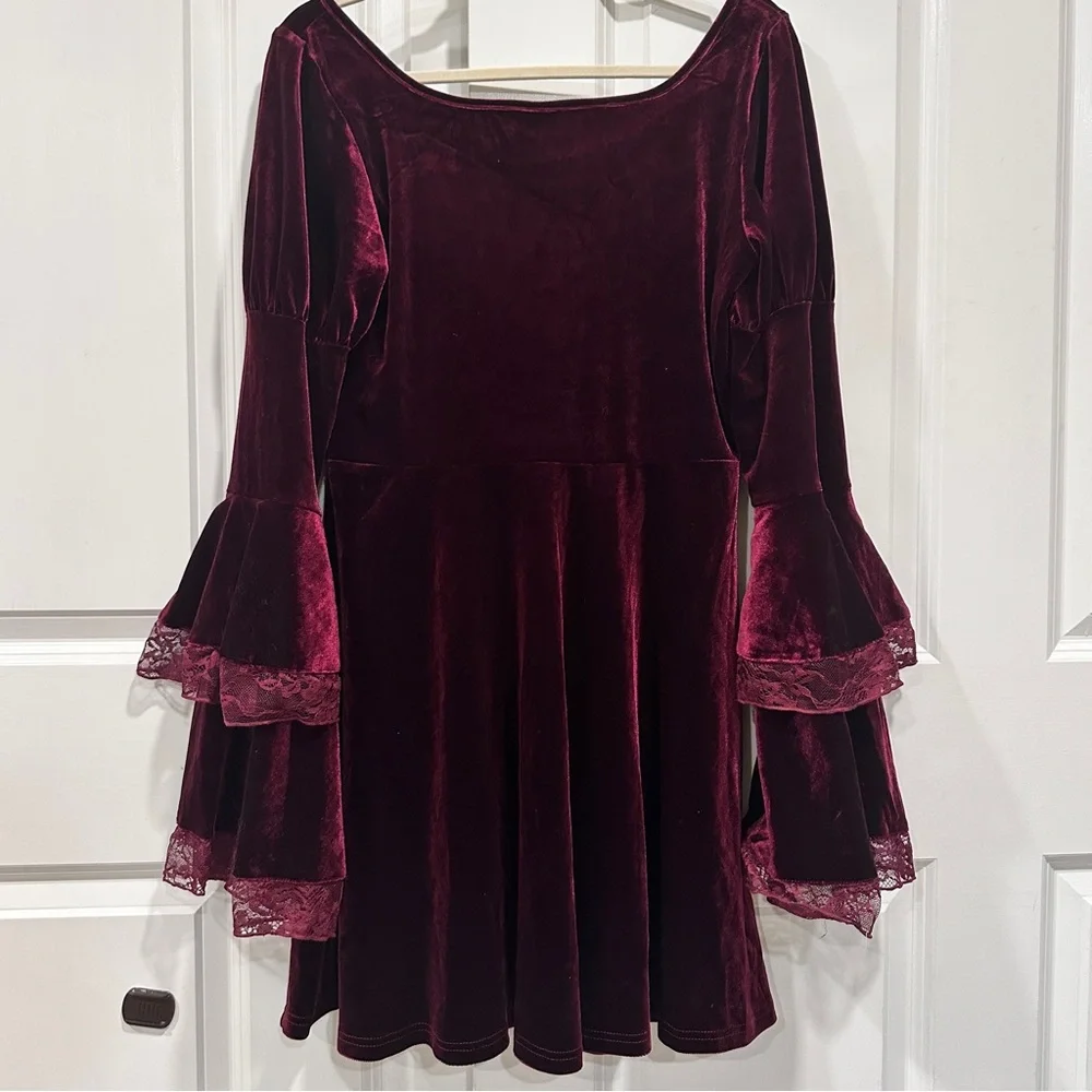 Velvet Lace-Up Dress with Lace Details - Picture 10 of 17